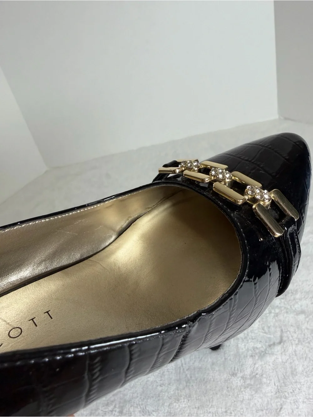 Karen Scott Black Patent Slingback Heels with Gold Accent Size 7